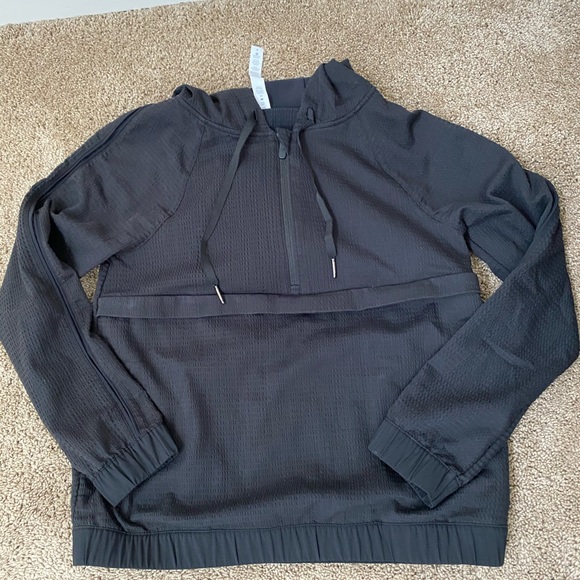 Lululemon 1/2 Zip Pullover, 4 - Picture 3 of 4